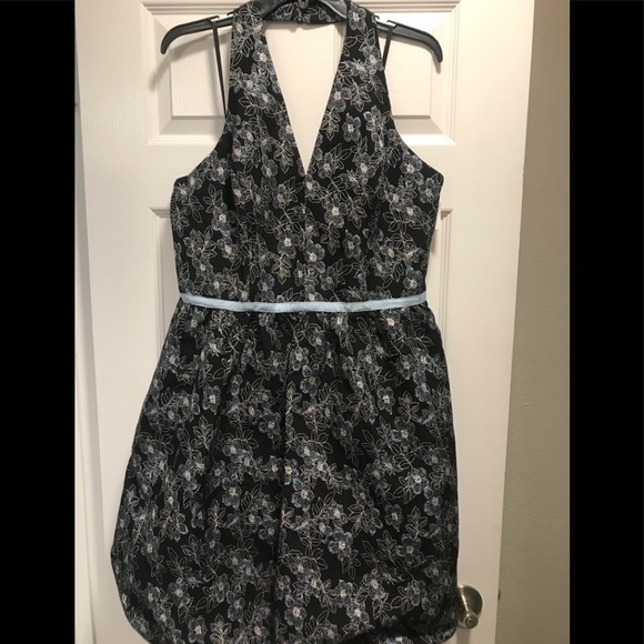 Maggy London’s embroidered halter dress - Picture 4 of 6